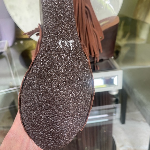 Wedges with fringe BNWOT …size 8 - Picture 3 of 3